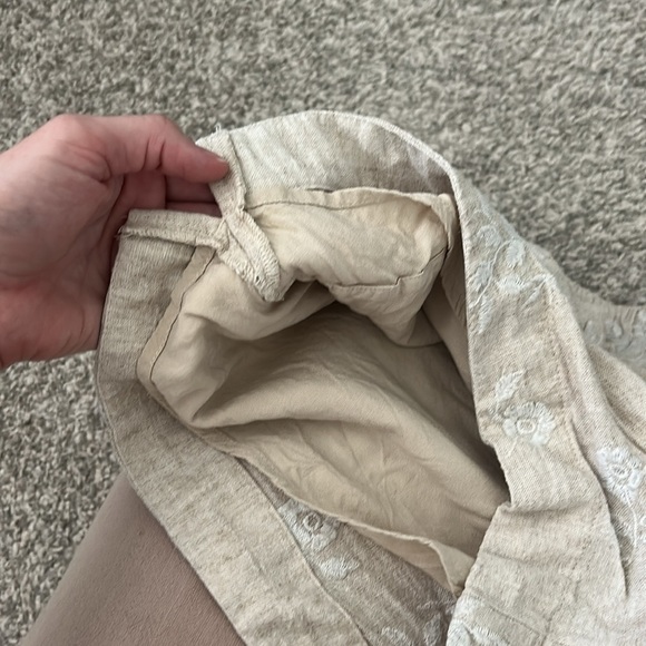 Abercrombie & Fitch Beige Floral pull on Shorts - Picture 8 of 9